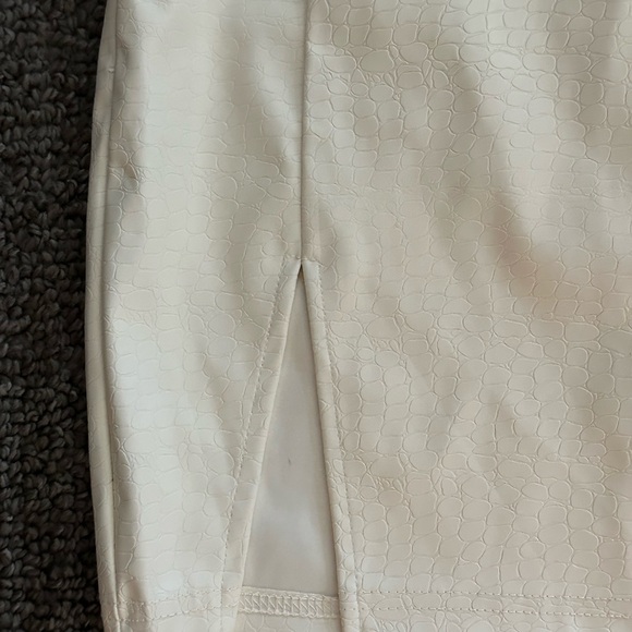 Shein Side Zip Monochrome White Snakeskin Pattern Miniskirt Size S - Picture 7 of 7